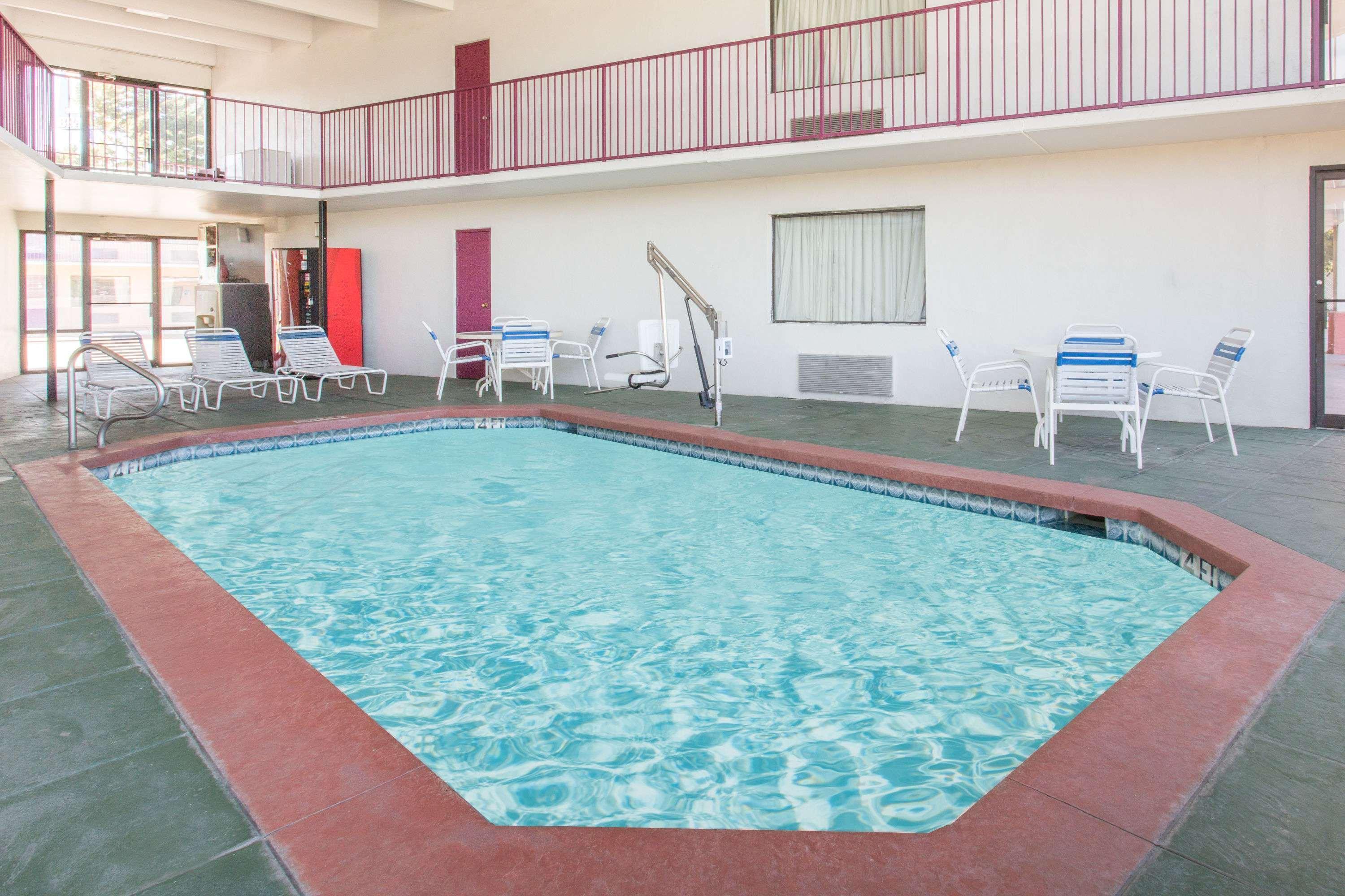 Days Inn & Suites By Wyndham Bentonville Ngoại thất bức ảnh