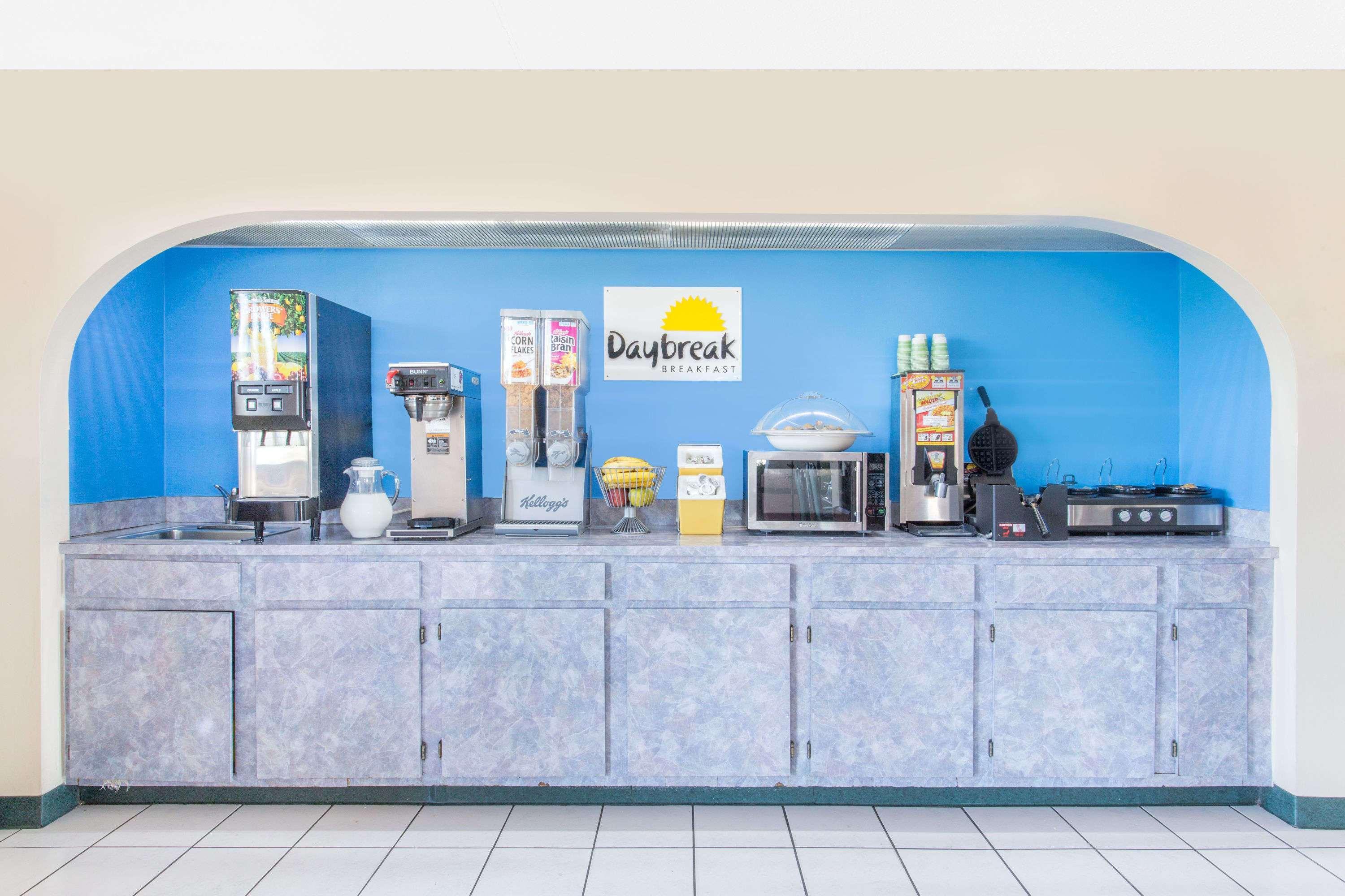 Days Inn & Suites By Wyndham Bentonville Ngoại thất bức ảnh